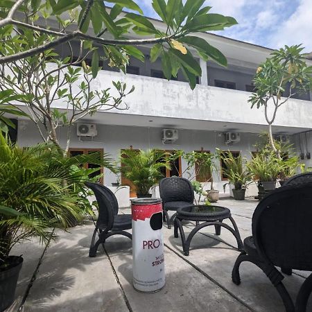 Rumah Pagar Merah Homestay Джок'якарта Екстер'єр фото