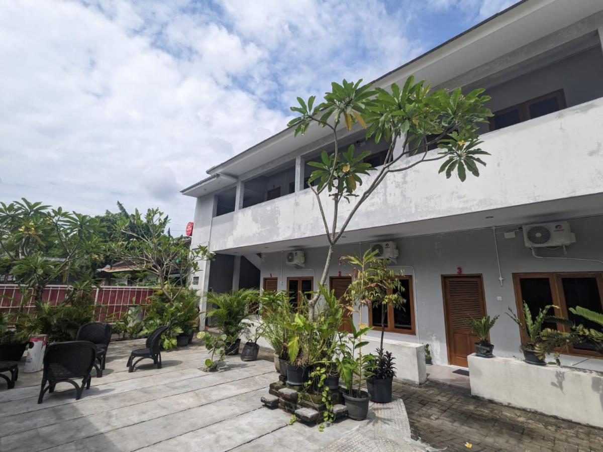 Rumah Pagar Merah Homestay Джок'якарта Екстер'єр фото